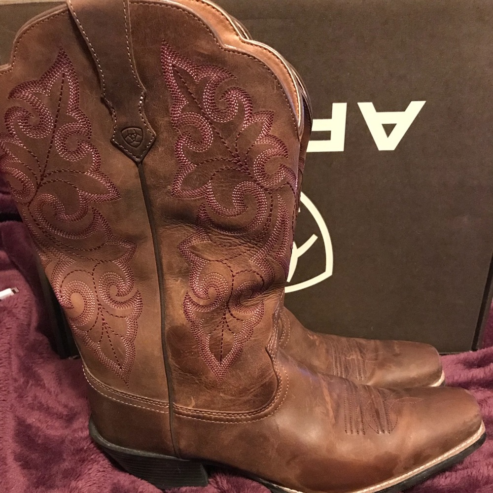 Ariat Cowgirl boots